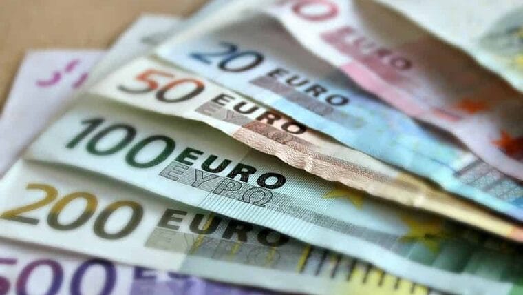 ¿Qué moneda puede traer a Cuba?