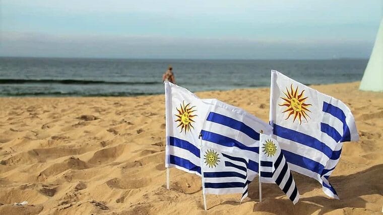 ¿Cómo obtener Residencia en Uruguay si eres cubano?