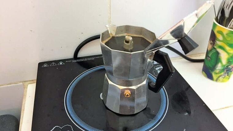 Café cubano que se vende en bodegas ya ni siquiera dirá “Hola”