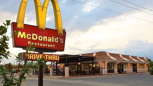 McDonald’s abre cadena de restaurantes especializada en bebidas