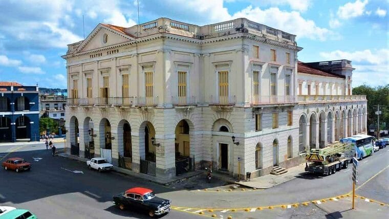 ¿Fantasmas en el Teatro Sauto de Cuba?