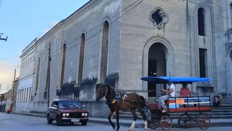 Actividades por cuenta propia: Transporte de carga y pasajeros con tracción animal o humana