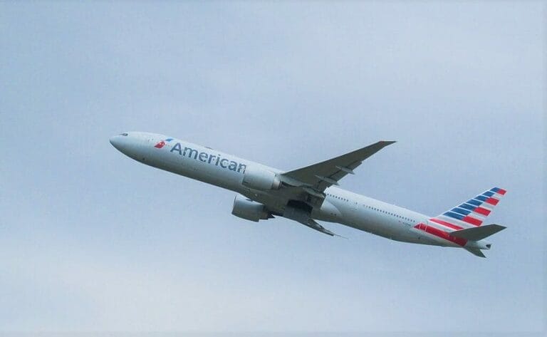 American Airlines anuncia nuevas tarifas de equipajes
