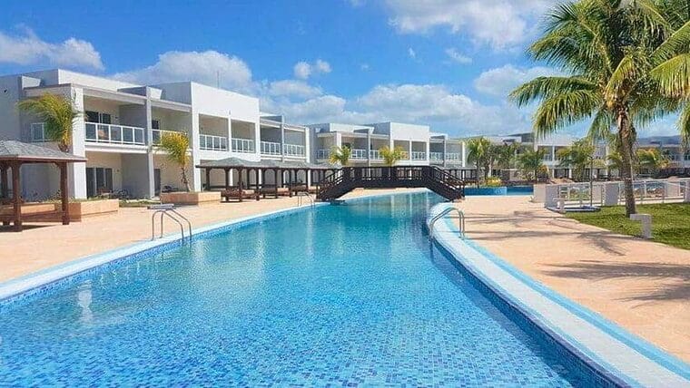 Avanza hotel Albatros de Iberostar, en Playa Guardalavaca