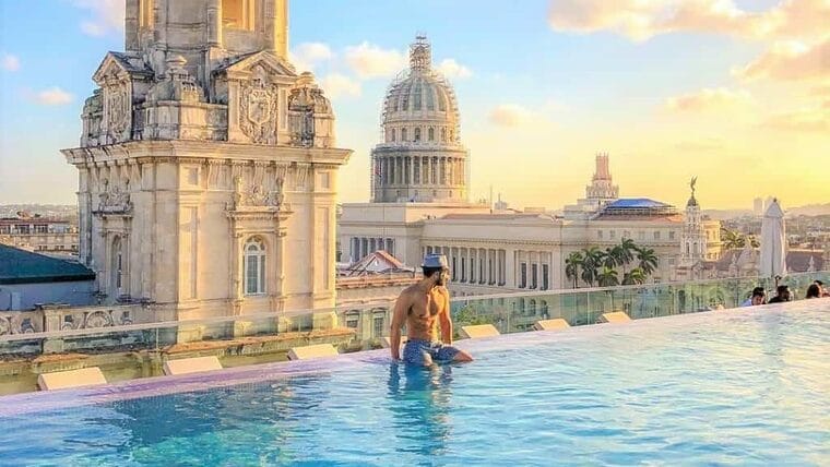 Trump arrecia, llegan menos turistas, pero se construyen más hoteles en Cuba