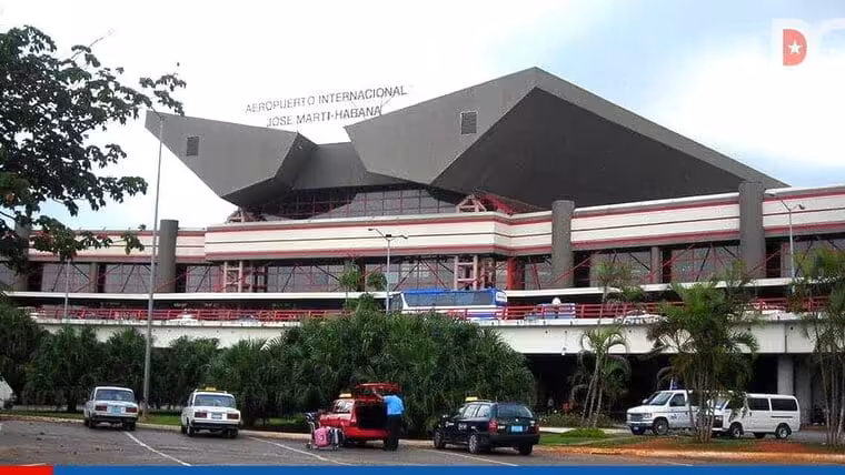 Aerolíneas advierten del aumento del precio de los pasajes