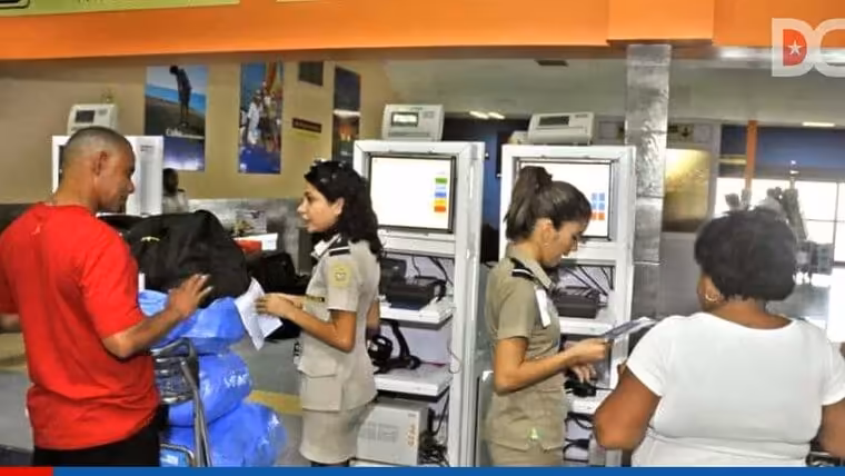 ¿Cómo y cuánto debo pagar a la Aduana de Cuba? ¿En dólares o pesos cubanos?