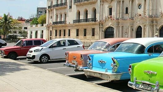 Cuba: Amenazan con decomisar autos a transportistas que suban precios