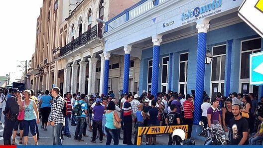 Usuarios cubanos estallan en las redes con los mantenimientos de Etecsa