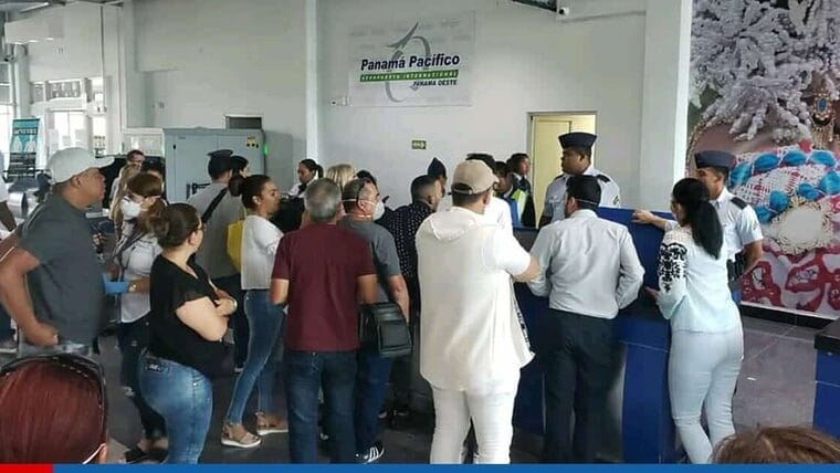 Wingo deja varados a más de 100 cubanos en Panamá