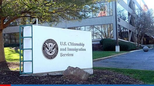 Así es el juicio inicial de inmigración en Estados Unidos si estás recién llegado