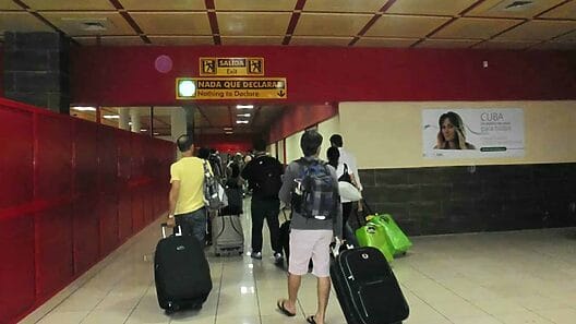 Arrestan a dos trabajadores del Aeropuerto de La Habana por robar equipajes