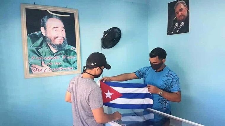 Abren tienda en moneda nacional para la venta de banderas y confecciones textiles con la imagen Cuba 