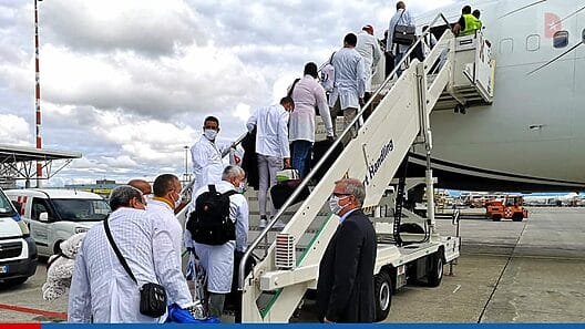 Cuba sigue «exportando» médicos a Italia: ¡otros 70 especialistas a Calabria!