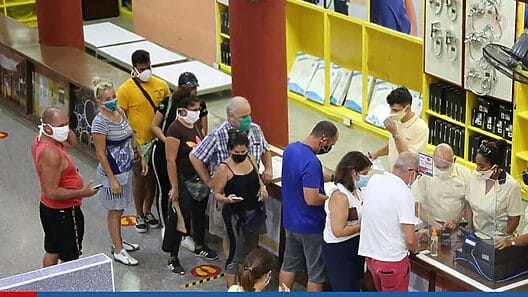 Productos vencidos a la venta en tiendas MLC: ¿Indiferencia o estrategia?