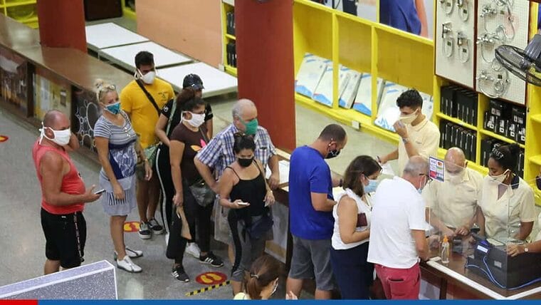 Productos vencidos a la venta en tiendas MLC: ¿Indiferencia o estrategia?