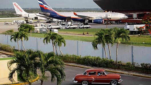 Aeropuerto José Martí opera con normalidad, pero cerrará siete horas de noche