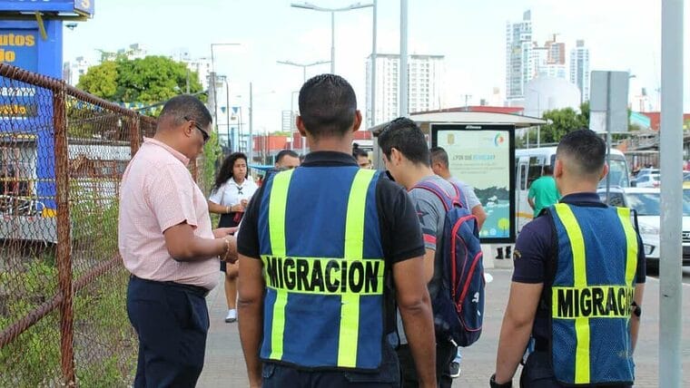 Migración de Panamá sanciona a cubanos por violar leyes migratorias