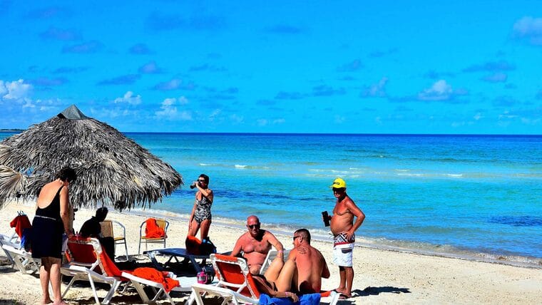 Obligatorio el test rápido para los turistas nacionales en Cuba