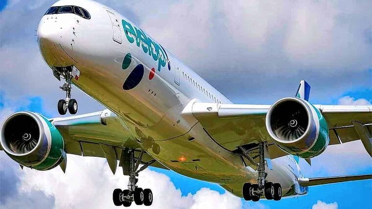 Evelop cancela vuelos a Cuba hasta fin de año