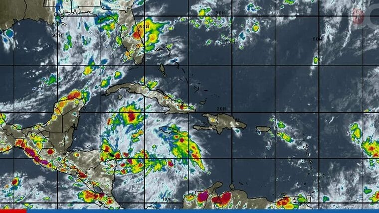 Laura ya tiene vientos superiores a los 100 k/h y podría convertirse en huracán
