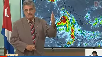 Laura puede ganar algo más en organización e intensidad en las próximas horas