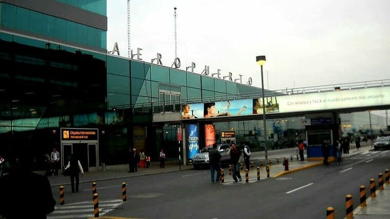 Perú retomará los vuelos comerciales internacionales en octubre