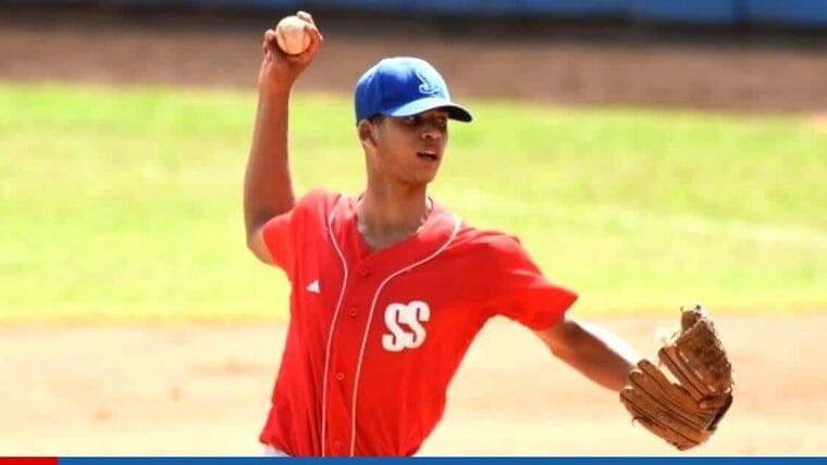 Béisbol cubano: anuncian sanción a lanzador espirituano