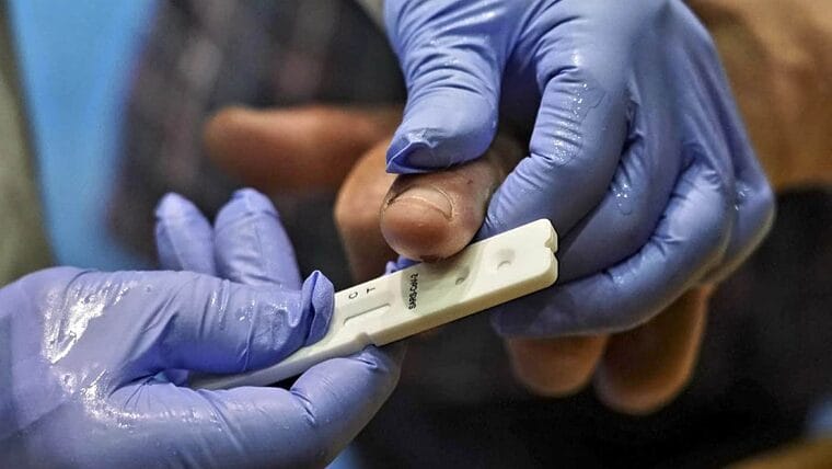 Cuba suspende aplicación de test rápidos por ineficientes 
