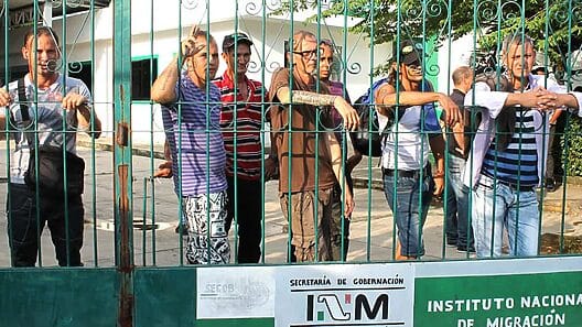 Más migrantes intentarán quedarse en México, asegura experta 