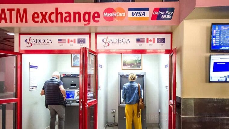 Cadeca recuerda cómo cambiar divisa en los cajeros multifunción de tres aeropuertos cubanos con tu pasaporte