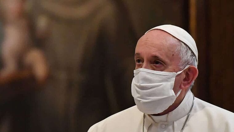 Papa Francisco critica a turistas que huyen de los confinamientos