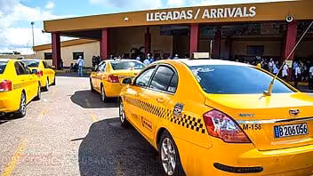 Taxis-Cuba informa cómo solicitar sus servicios tras la apertura el 15 de noviembre