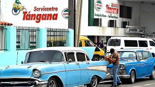 ¿Qué gasolineras dispensan hoy en La Habana y qué tipo de combustible?
