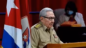 Raúl Castro cede la jefatura del Partido Comunista de Cuba
