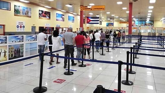 Salud Pública de Cuba responde sobre supuesta prohibición de salida a médicos
