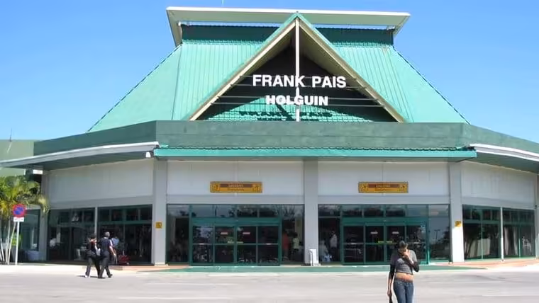 Aviso del Aeropuerto de Holguín a viajeros cubanos e internacionales