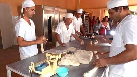 Suma un año sin recibir harina Empresa del Pan en esta provincia de Cuba