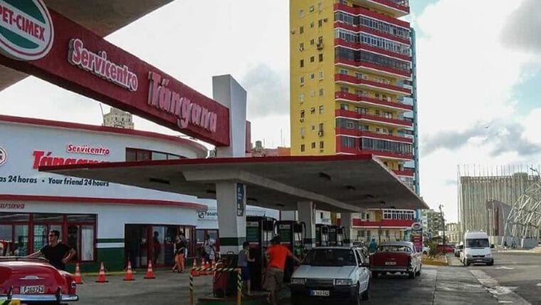 Clientes insatisfechos con tarjetas de combustible en Cuba