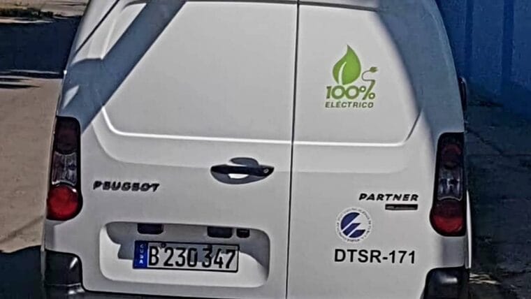Nuevos vehículos eléctricos para la flota de ETECSA (+fotos)