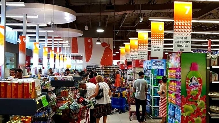 República Dominicana facilitaría visados a los cubanos para el turismo de compras