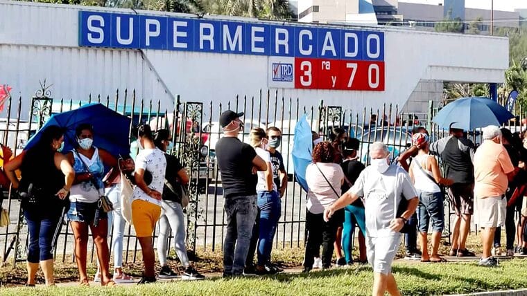 Prensa cubana reconoce que “casi todas las shoppings” venden en Moneda Libremente Convertible