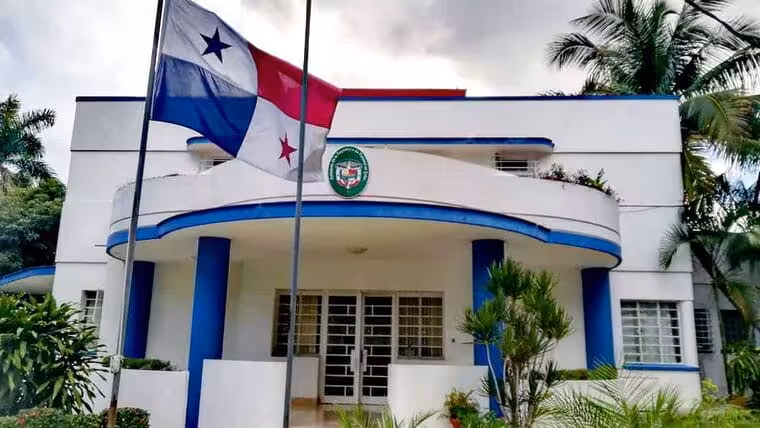 Embajada de Panamá en Cuba anuncia “parón” en trámite de visados por días festivos
