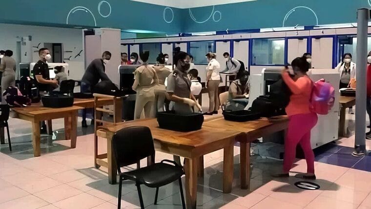 Viajeros cubanos que llegan por Varadero y Cayo Coco exigen igualdad en los protocolos sanitarios