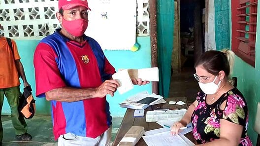 Vuelven a revisar en Cuba que emigrados o fallecidos no estén “la Libreta”