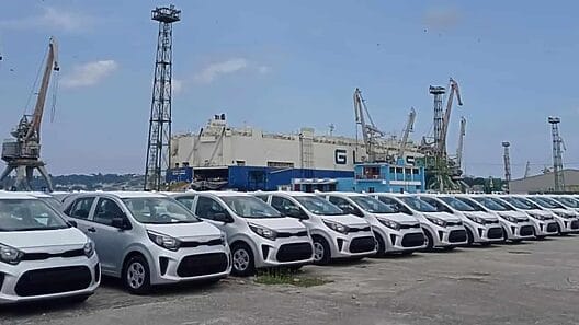 Gobierno cubano compra cientos de autos nuevos para rentas al turismo