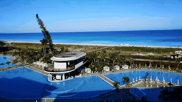 Músico cubano apunta a baja calidad del Meliá Varadero: “Quítenle una estrella”