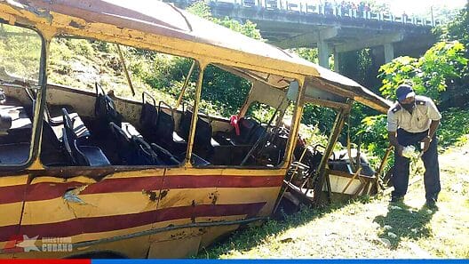 Último Minuto: Gran accidente al volcarse un ómnibus en el oriente del país