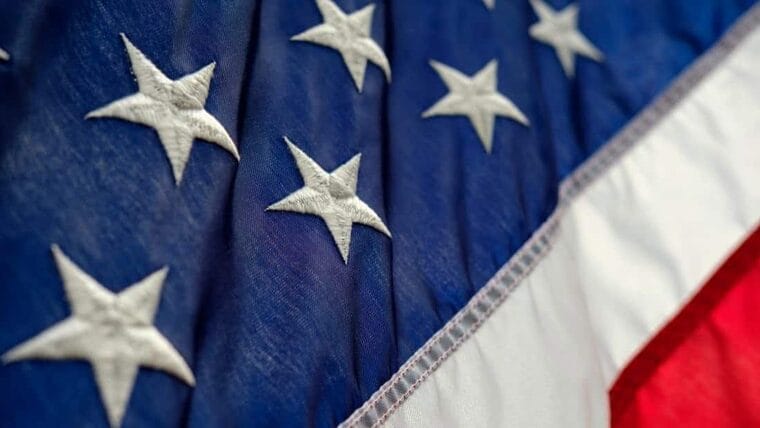 Última Hora: Emigrantes que soliciten asilo a Estados Unidos esperarán en México
