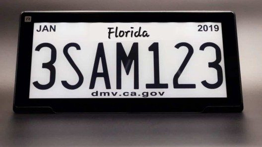 Los autos en Florida podrán usar placas digitales